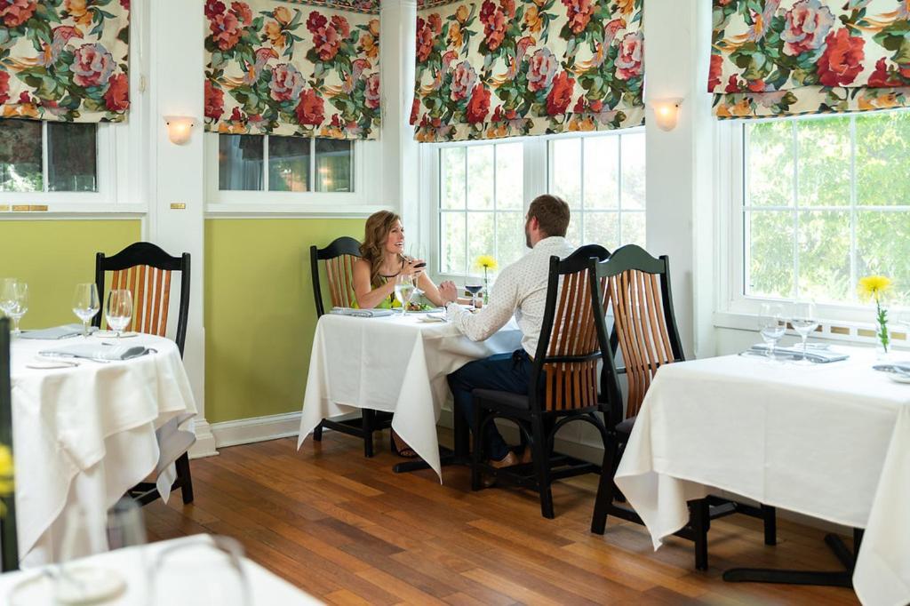 Ashby Inn & Restaurant Paris Zewnętrze zdjęcie